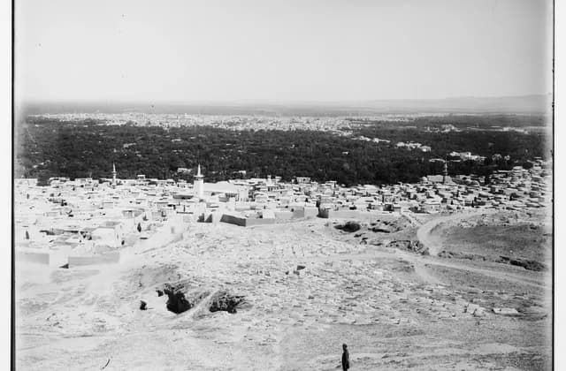 Archive panorama of Damascus from Es-Salahiyeh, photographed between 1898 and 1914 in the Matson Collection.